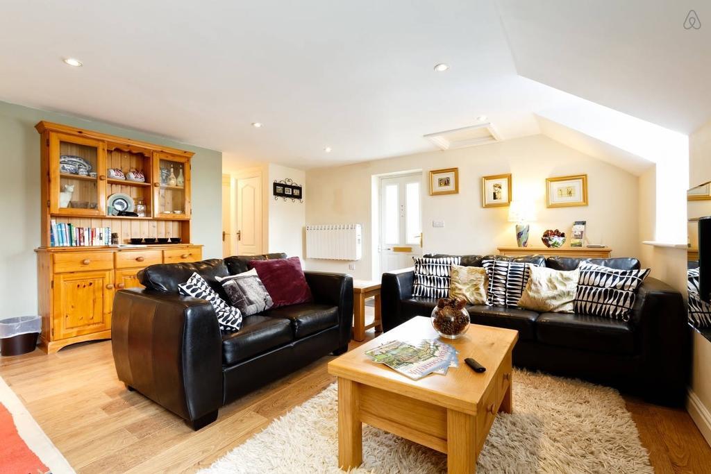 Carpenters Cottages Llanishen Rum bild